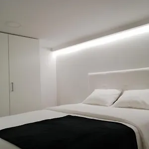 https://cosy-well-located-apartment-tenerife-4.adeje-hotels.com