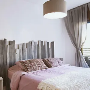 https://piso-la-rosa-81.adeje-hotels.com